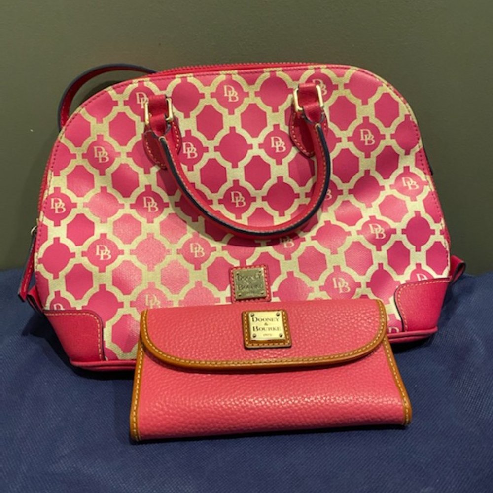 Dooney and Bourke Sanibel Shoulder Strap Purse and Matching Wallet - Picture 3 of 4
